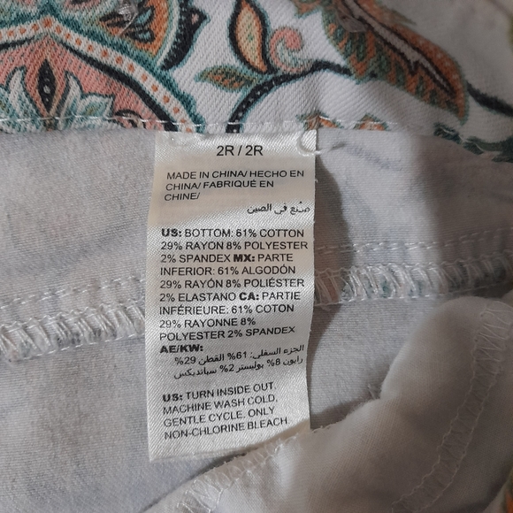 ● CHICO'S | So Slimming Girlfriend Silm Leg Ankle Jean - Picture 10 of 16